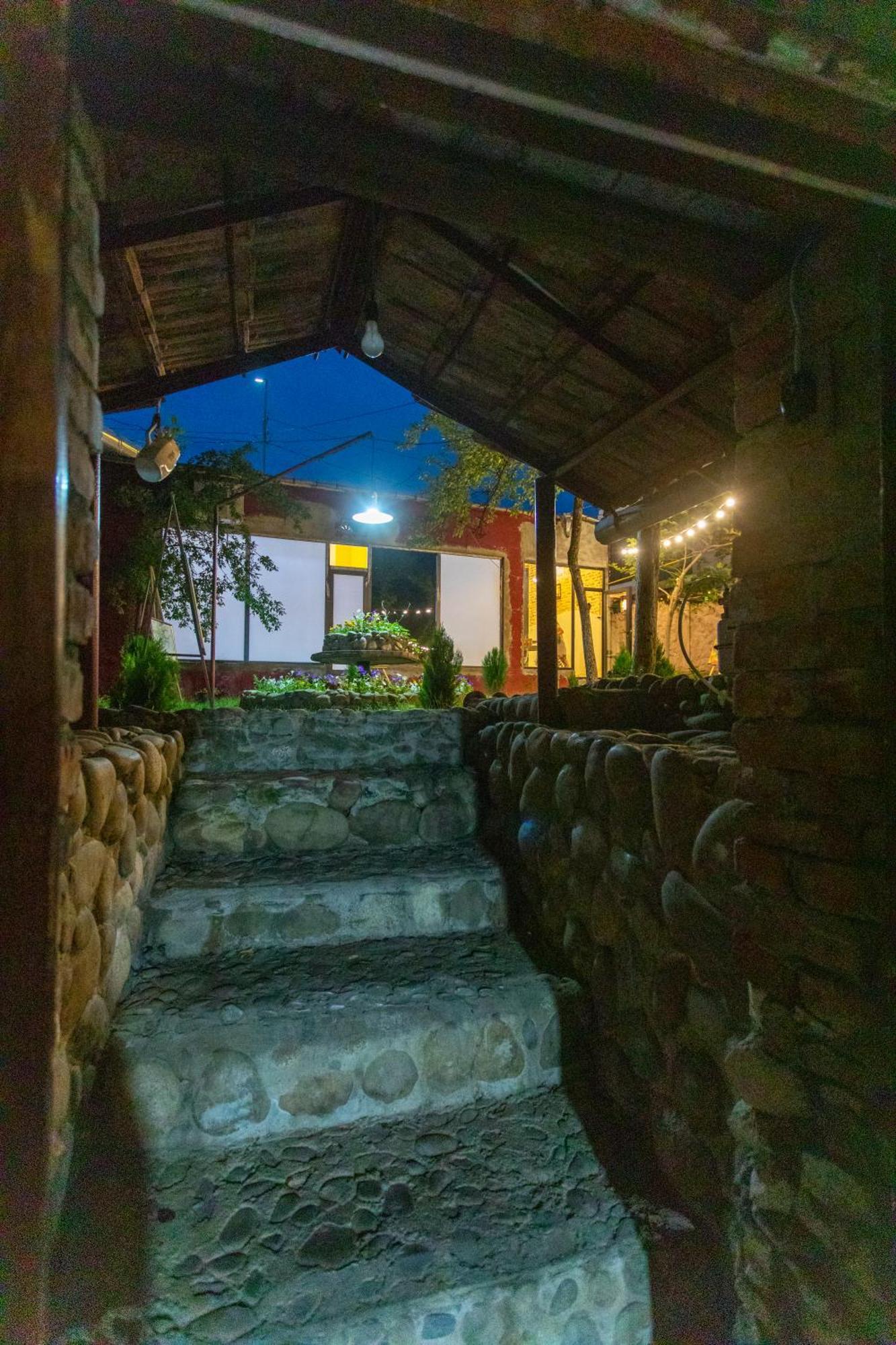 Book Hotel Kʼutʼaisi Exterior foto