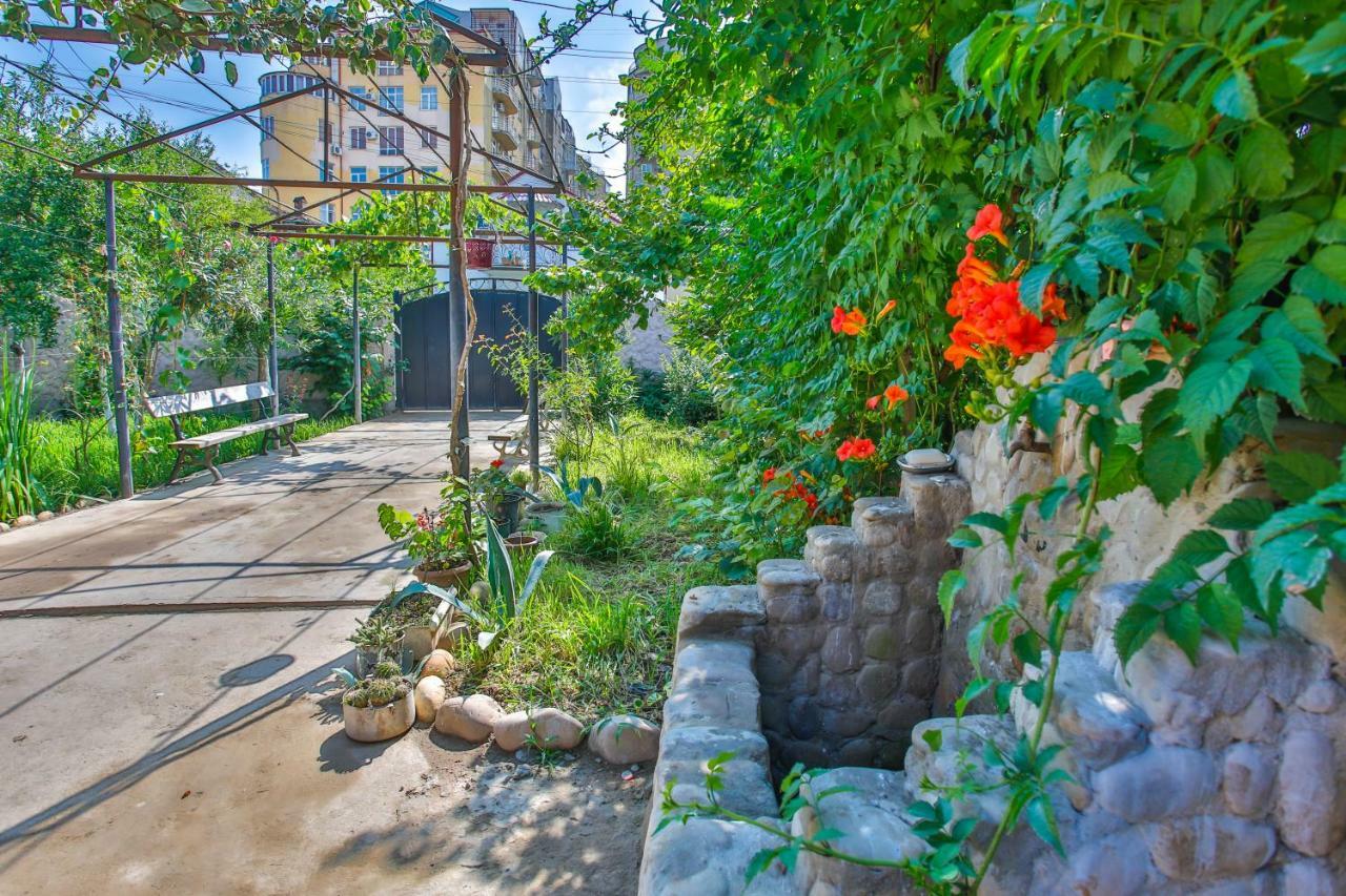 Book Hotel Kʼutʼaisi Exterior foto
